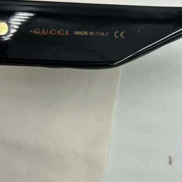 Women’s Gucci cat Eye sunglasses made in Italy